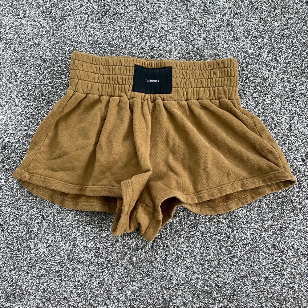 TALENTLESS High-Waist Casual Shorts in Camel Brown